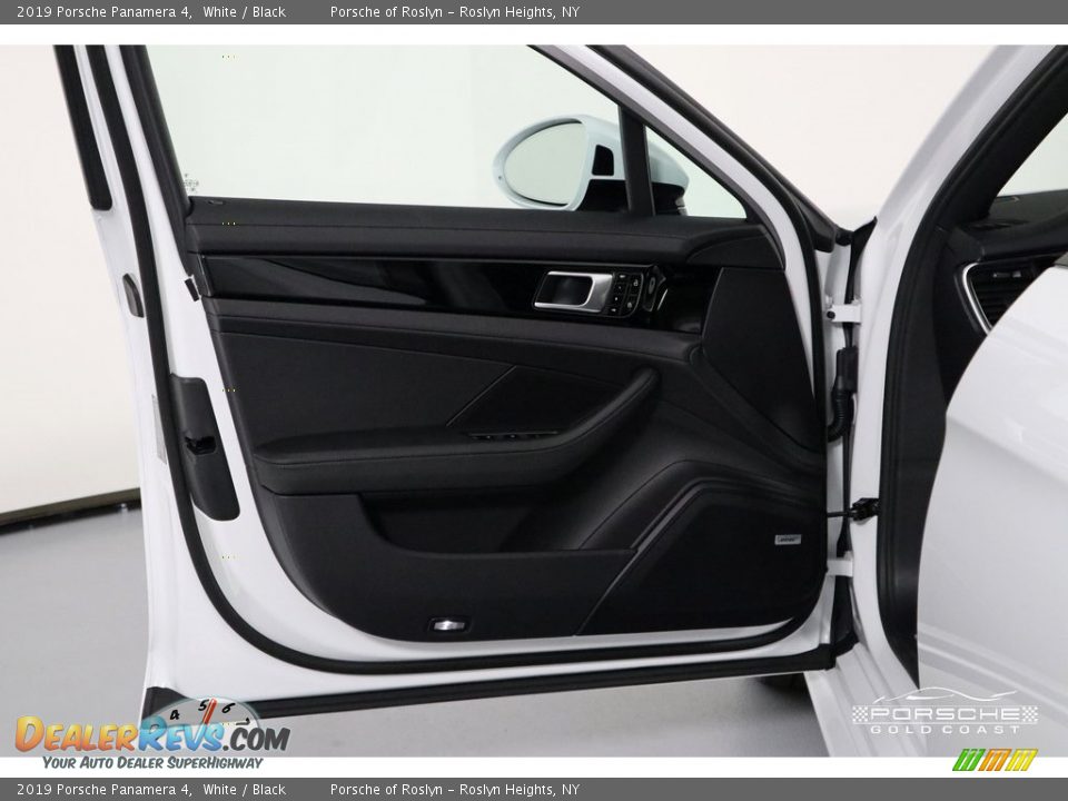 2019 Porsche Panamera 4 White / Black Photo #12