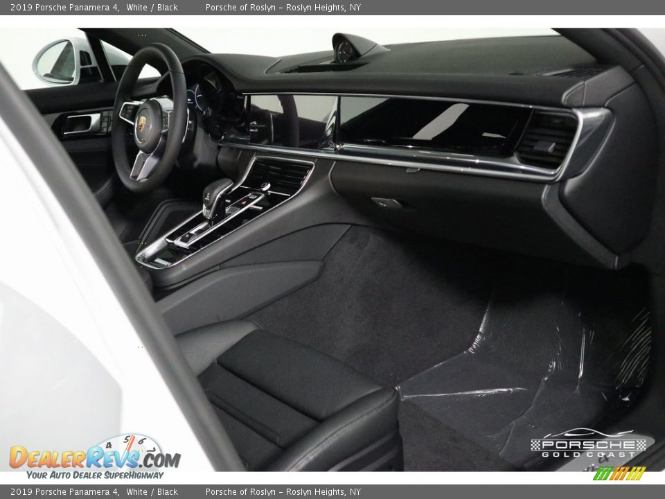 2019 Porsche Panamera 4 White / Black Photo #25