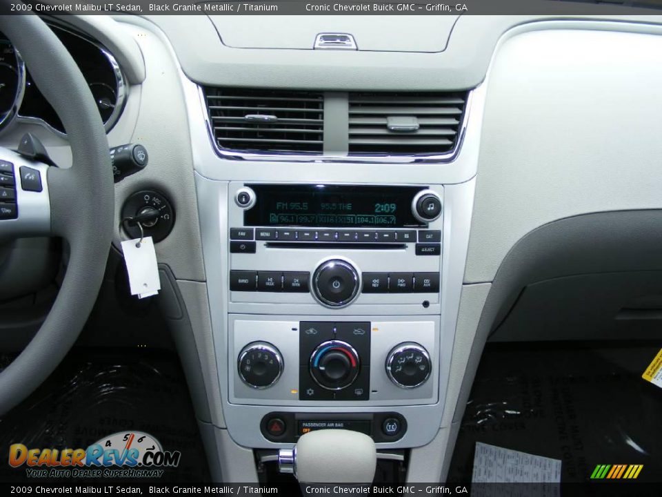 2009 Chevrolet Malibu LT Sedan Black Granite Metallic / Titanium Photo #20