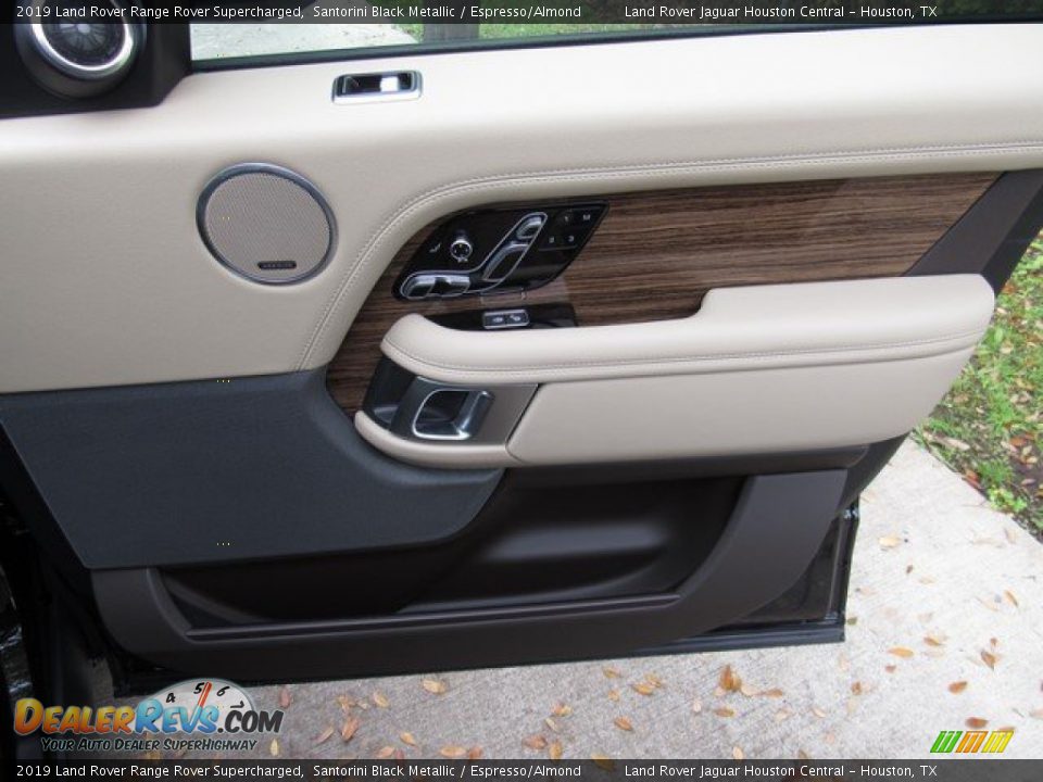 Door Panel of 2019 Land Rover Range Rover Supercharged Photo #20