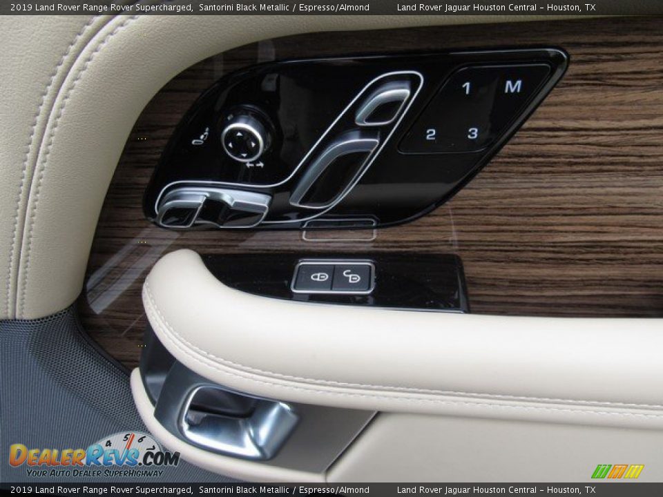 Controls of 2019 Land Rover Range Rover Supercharged Photo #21