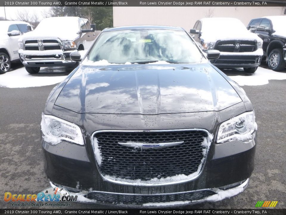 2019 Chrysler 300 Touring AWD Granite Crystal Metallic / Linen/Black Photo #8