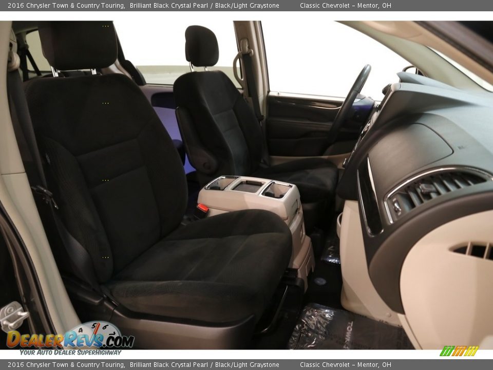 2016 Chrysler Town & Country Touring Brilliant Black Crystal Pearl / Black/Light Graystone Photo #18