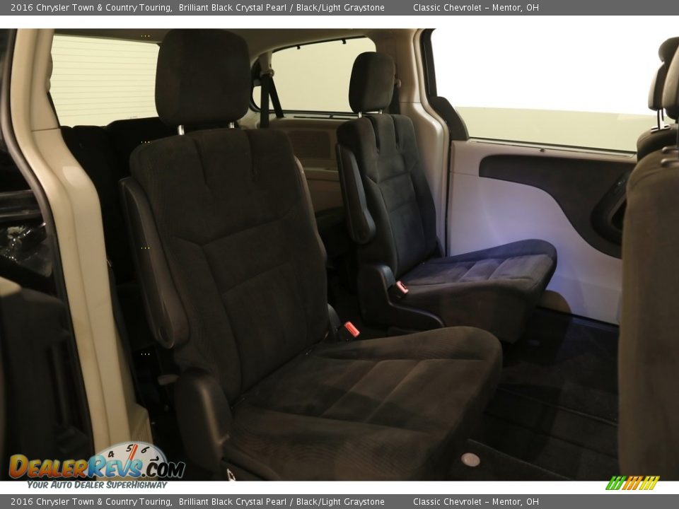 2016 Chrysler Town & Country Touring Brilliant Black Crystal Pearl / Black/Light Graystone Photo #19