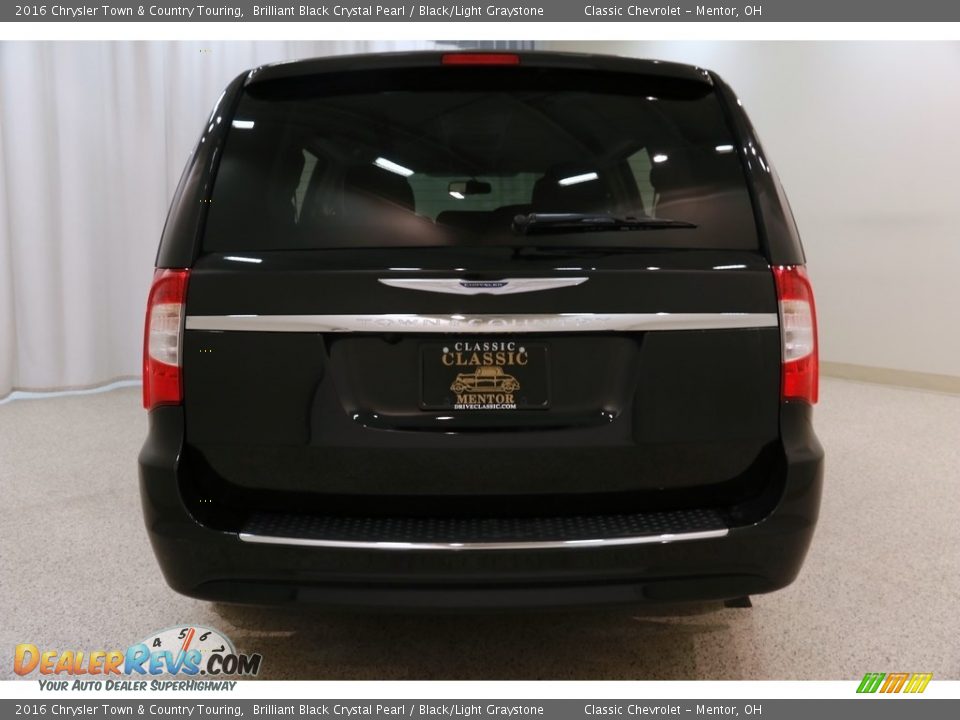 2016 Chrysler Town & Country Touring Brilliant Black Crystal Pearl / Black/Light Graystone Photo #23