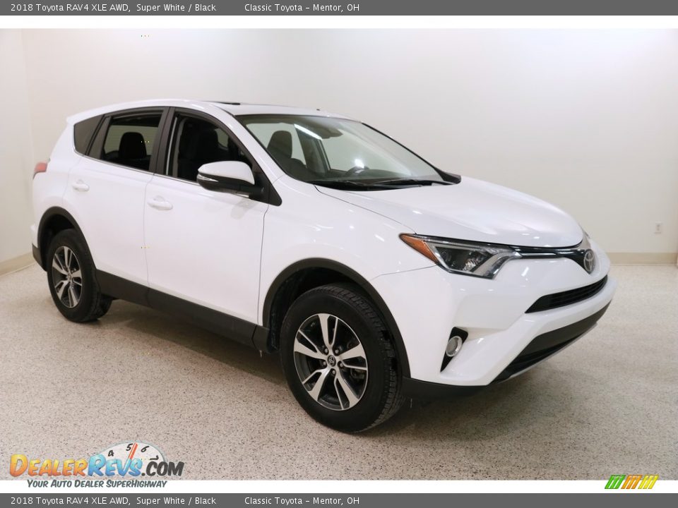 2018 Toyota RAV4 XLE AWD Super White / Black Photo #1