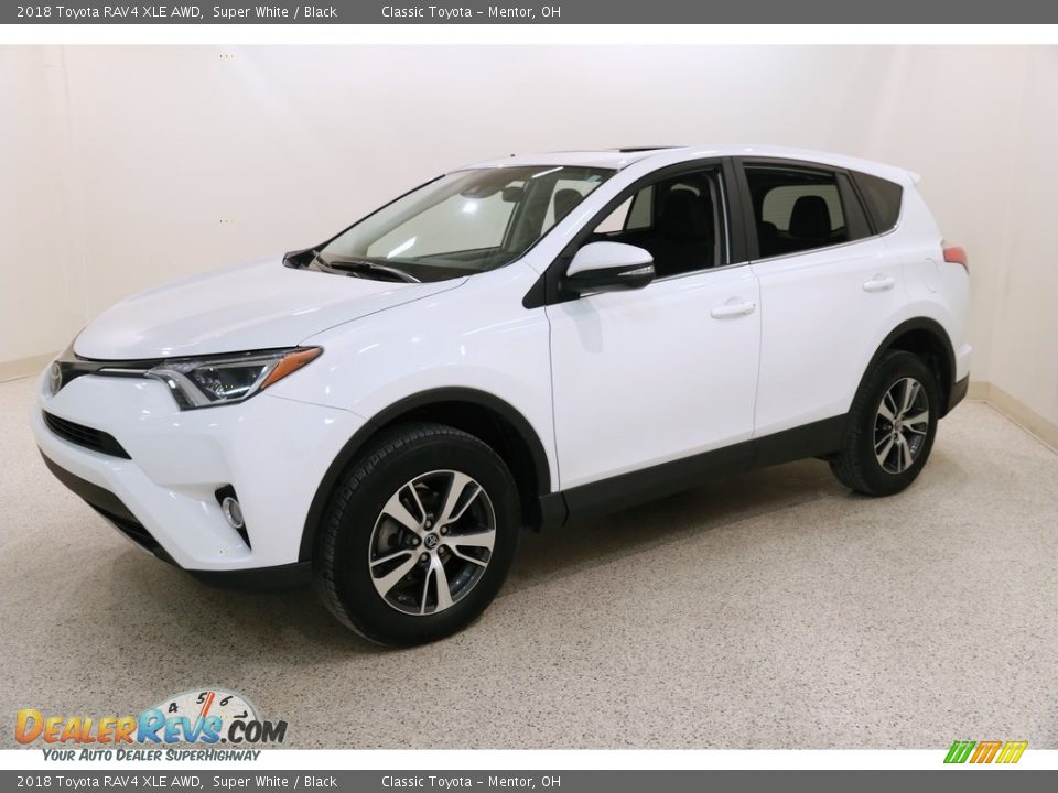 2018 Toyota RAV4 XLE AWD Super White / Black Photo #3