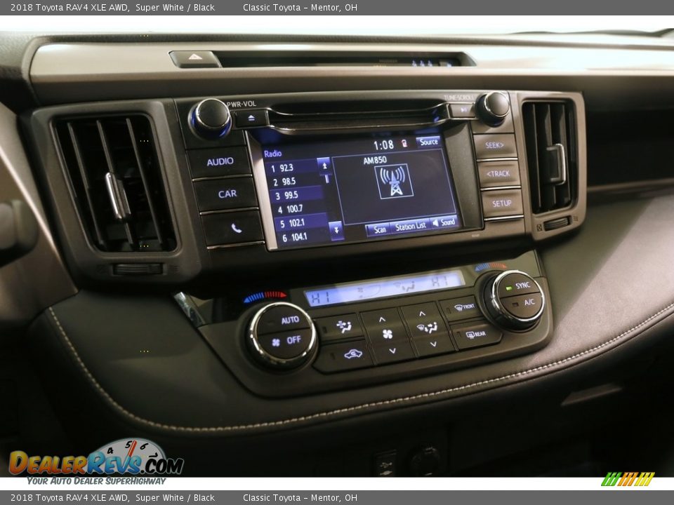 2018 Toyota RAV4 XLE AWD Super White / Black Photo #8