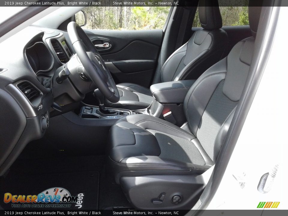 2019 Jeep Cherokee Latitude Plus Bright White / Black Photo #10