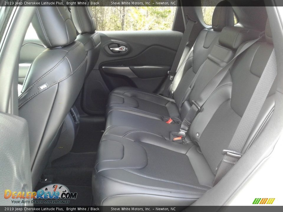 2019 Jeep Cherokee Latitude Plus Bright White / Black Photo #11