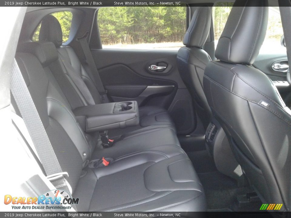 2019 Jeep Cherokee Latitude Plus Bright White / Black Photo #13