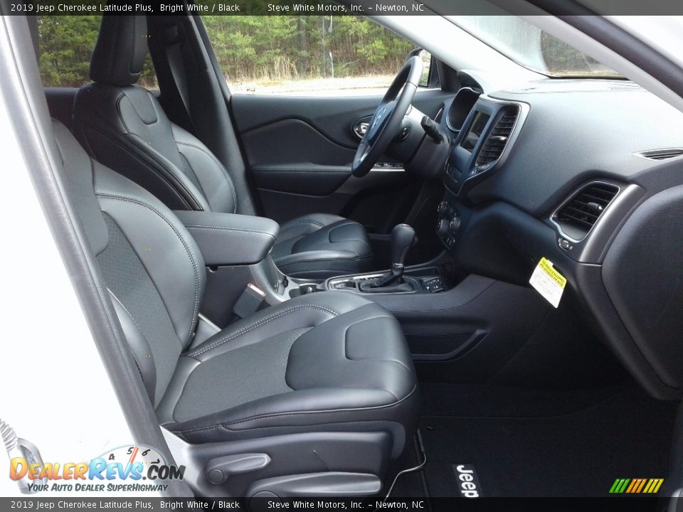 2019 Jeep Cherokee Latitude Plus Bright White / Black Photo #14