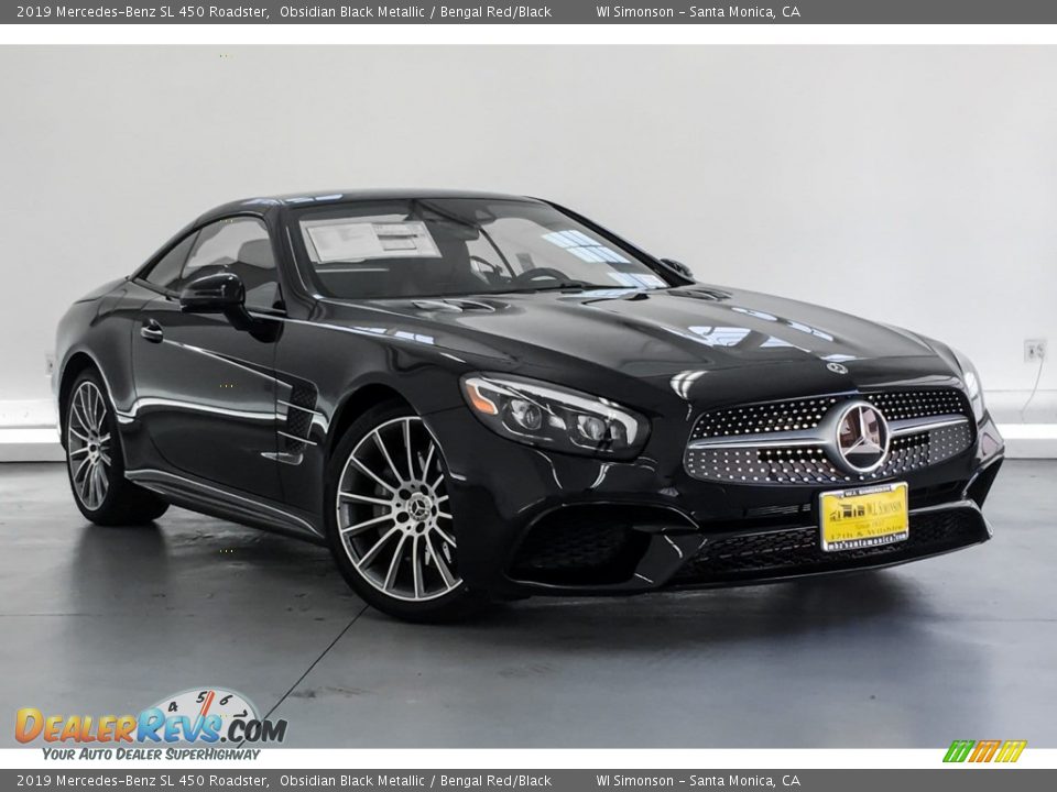 Front 3/4 View of 2019 Mercedes-Benz SL 450 Roadster Photo #12