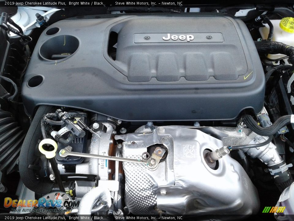 2019 Jeep Cherokee Latitude Plus Bright White / Black Photo #30
