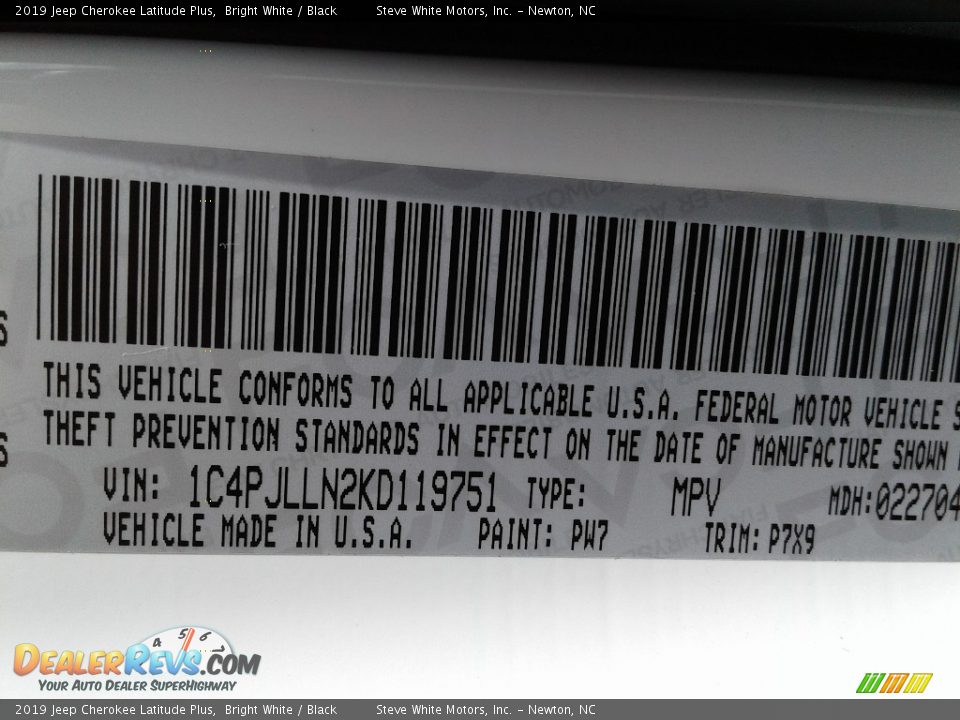 2019 Jeep Cherokee Latitude Plus Bright White / Black Photo #31