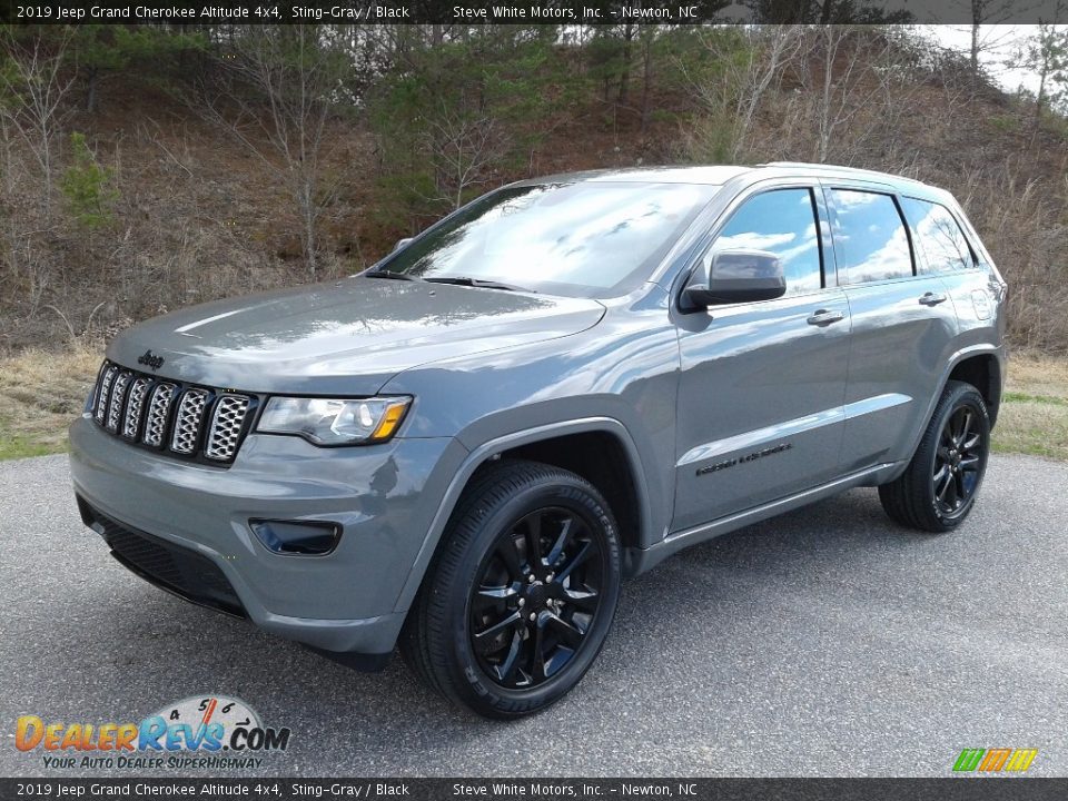 2019 Jeep Grand Cherokee Altitude 4x4 Sting-Gray / Black Photo #2