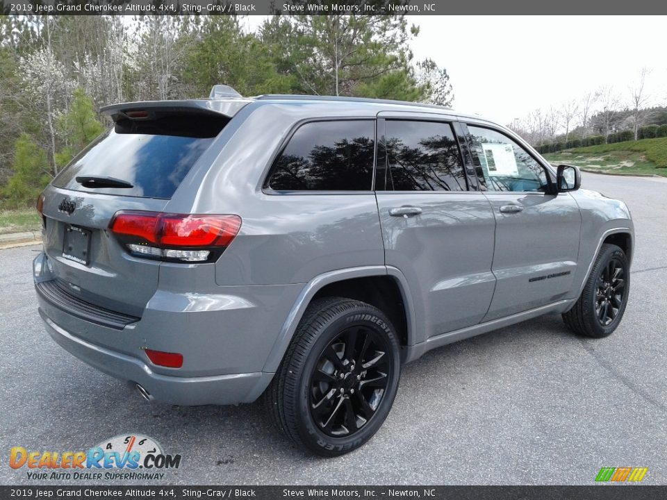2019 Jeep Grand Cherokee Altitude 4x4 Sting-Gray / Black Photo #6