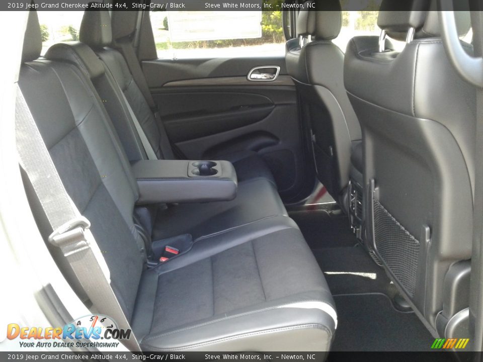 2019 Jeep Grand Cherokee Altitude 4x4 Sting-Gray / Black Photo #15