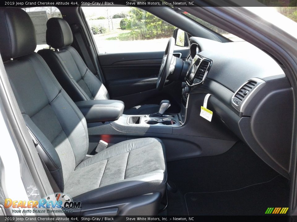 2019 Jeep Grand Cherokee Altitude 4x4 Sting-Gray / Black Photo #16
