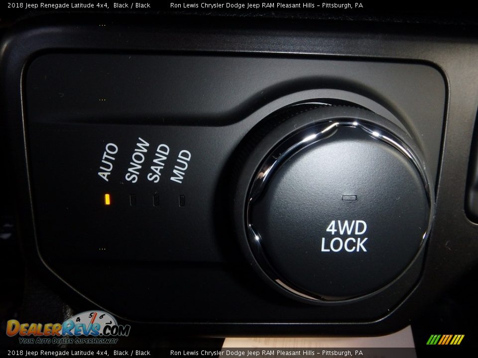 2018 Jeep Renegade Latitude 4x4 Black / Black Photo #20