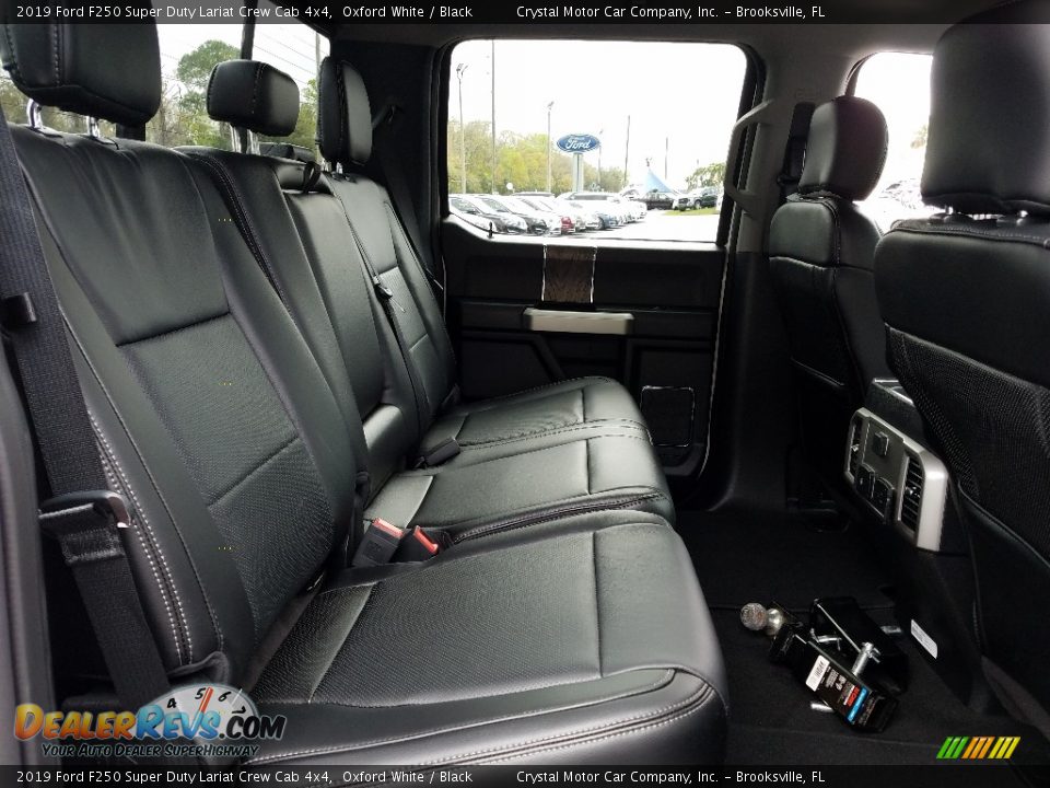 2019 Ford F250 Super Duty Lariat Crew Cab 4x4 Oxford White / Black Photo #11