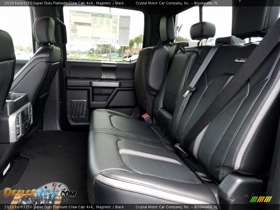 2019 Ford F350 Super Duty Platinum Crew Cab 4x4 Magnetic / Black Photo #10