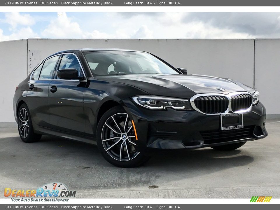 Front 3/4 View of 2019 BMW 3 Series 330i Sedan Photo #12