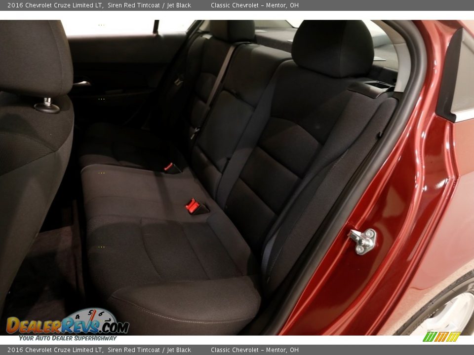 2016 Chevrolet Cruze Limited LT Siren Red Tintcoat / Jet Black Photo #18