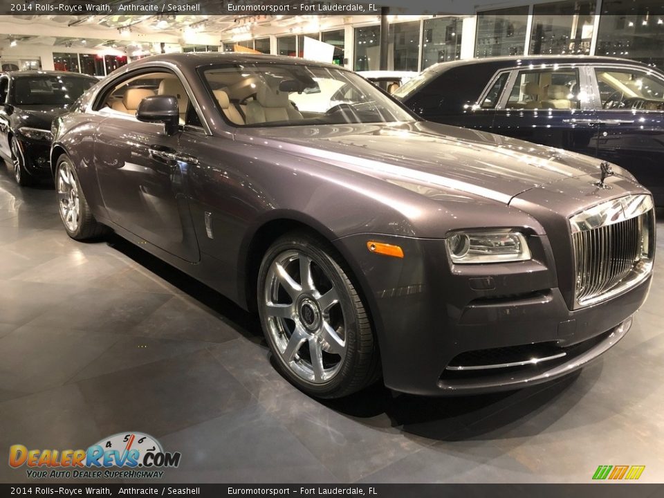 Front 3/4 View of 2014 Rolls-Royce Wraith  Photo #5