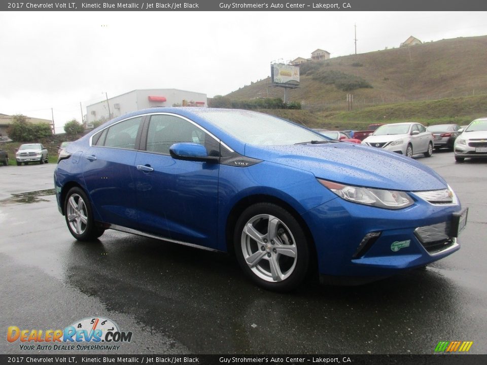 Front 3/4 View of 2017 Chevrolet Volt LT Photo #2