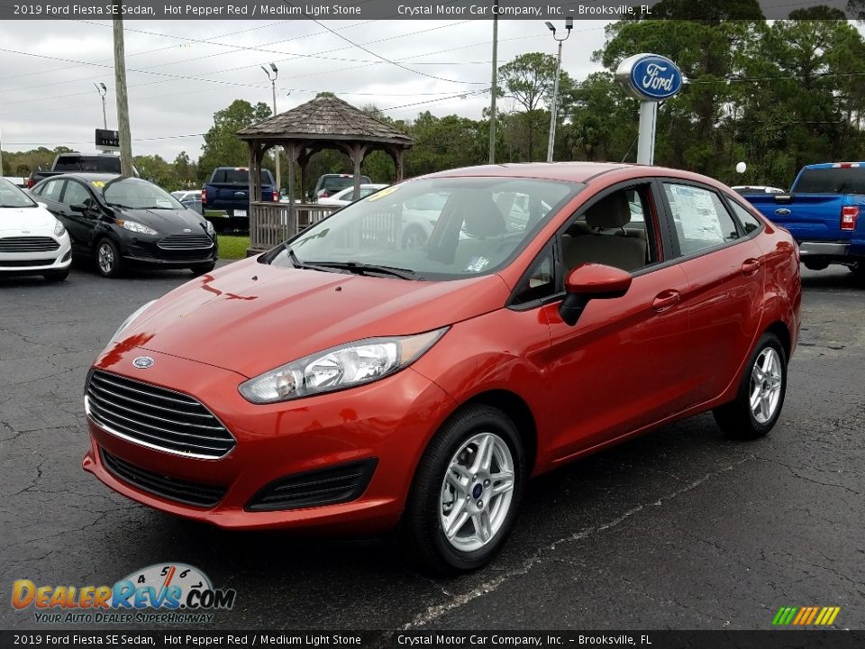 2019 Ford Fiesta SE Sedan Hot Pepper Red / Medium Light Stone Photo #1