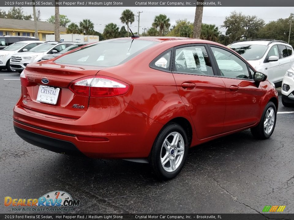 2019 Ford Fiesta SE Sedan Hot Pepper Red / Medium Light Stone Photo #5
