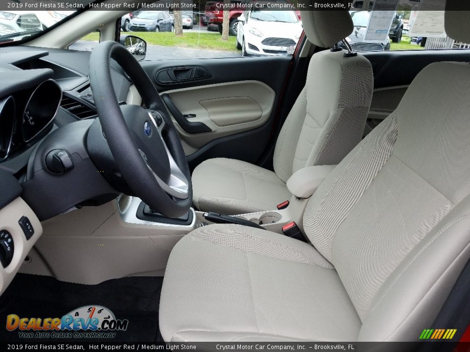 2019 Ford Fiesta SE Sedan Hot Pepper Red / Medium Light Stone Photo #9