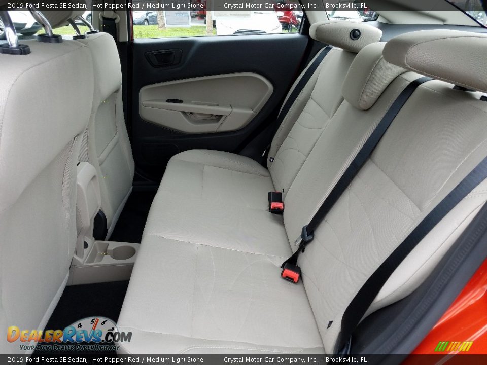 2019 Ford Fiesta SE Sedan Hot Pepper Red / Medium Light Stone Photo #10