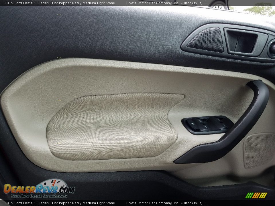 2019 Ford Fiesta SE Sedan Hot Pepper Red / Medium Light Stone Photo #17