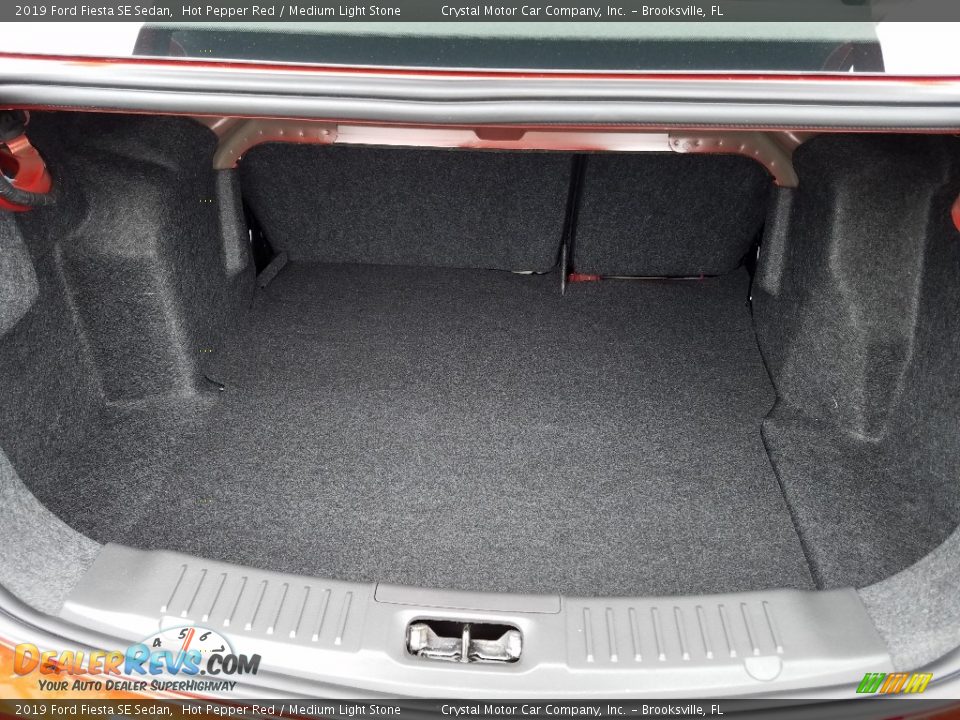 2019 Ford Fiesta SE Sedan Hot Pepper Red / Medium Light Stone Photo #19