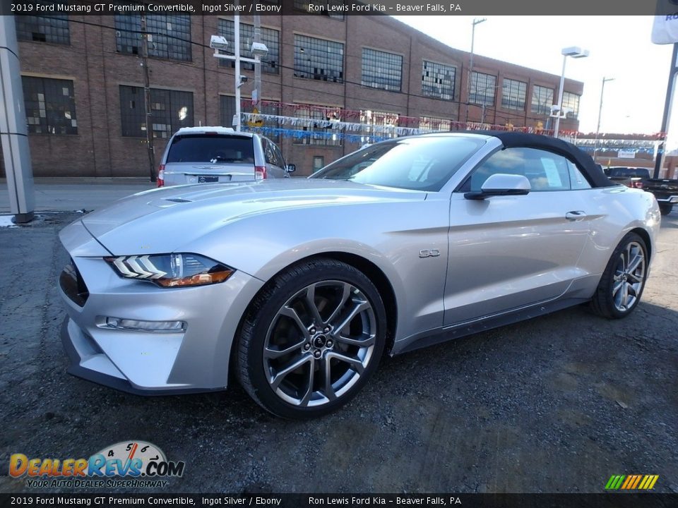 Front 3/4 View of 2019 Ford Mustang GT Premium Convertible Photo #6