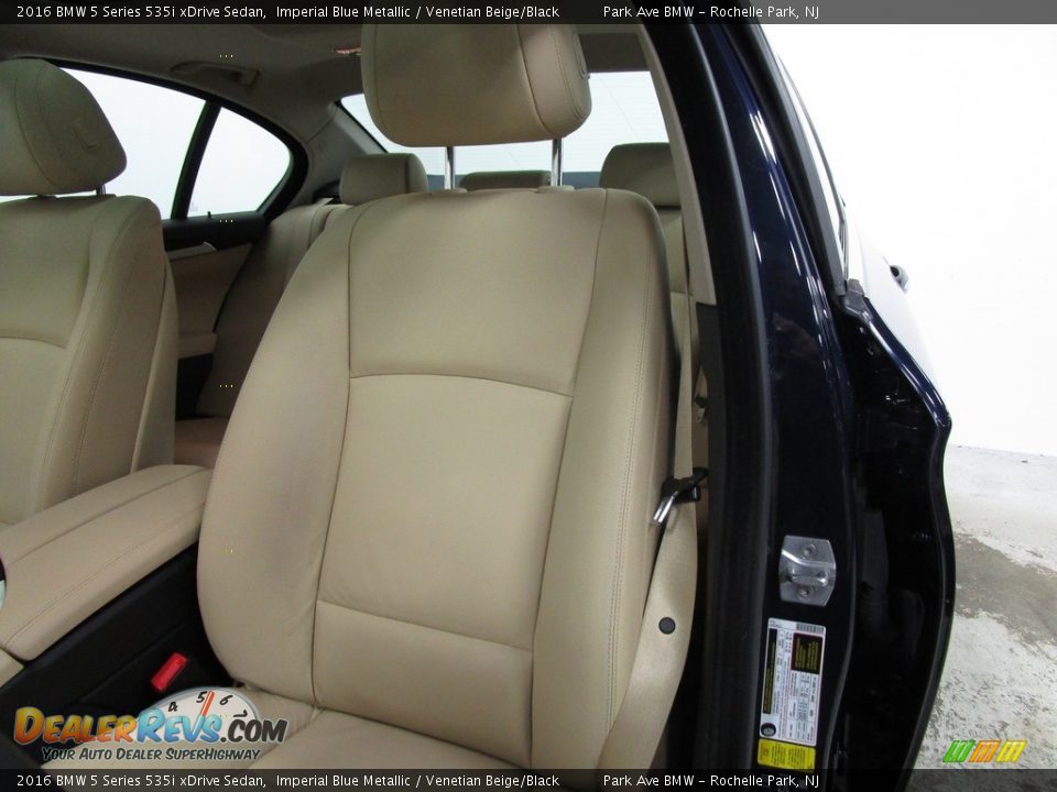 2016 BMW 5 Series 535i xDrive Sedan Imperial Blue Metallic / Venetian Beige/Black Photo #7