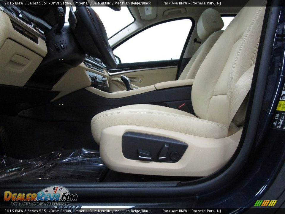 2016 BMW 5 Series 535i xDrive Sedan Imperial Blue Metallic / Venetian Beige/Black Photo #8