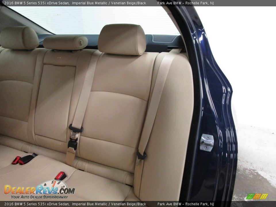 2016 BMW 5 Series 535i xDrive Sedan Imperial Blue Metallic / Venetian Beige/Black Photo #10