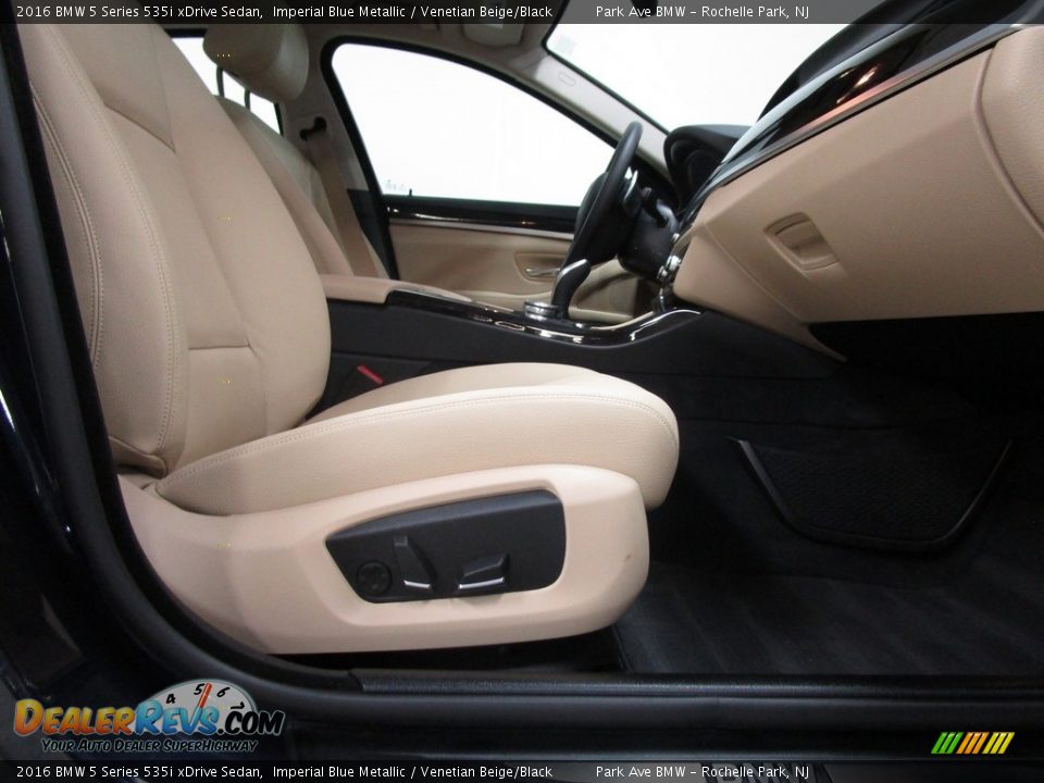 2016 BMW 5 Series 535i xDrive Sedan Imperial Blue Metallic / Venetian Beige/Black Photo #14