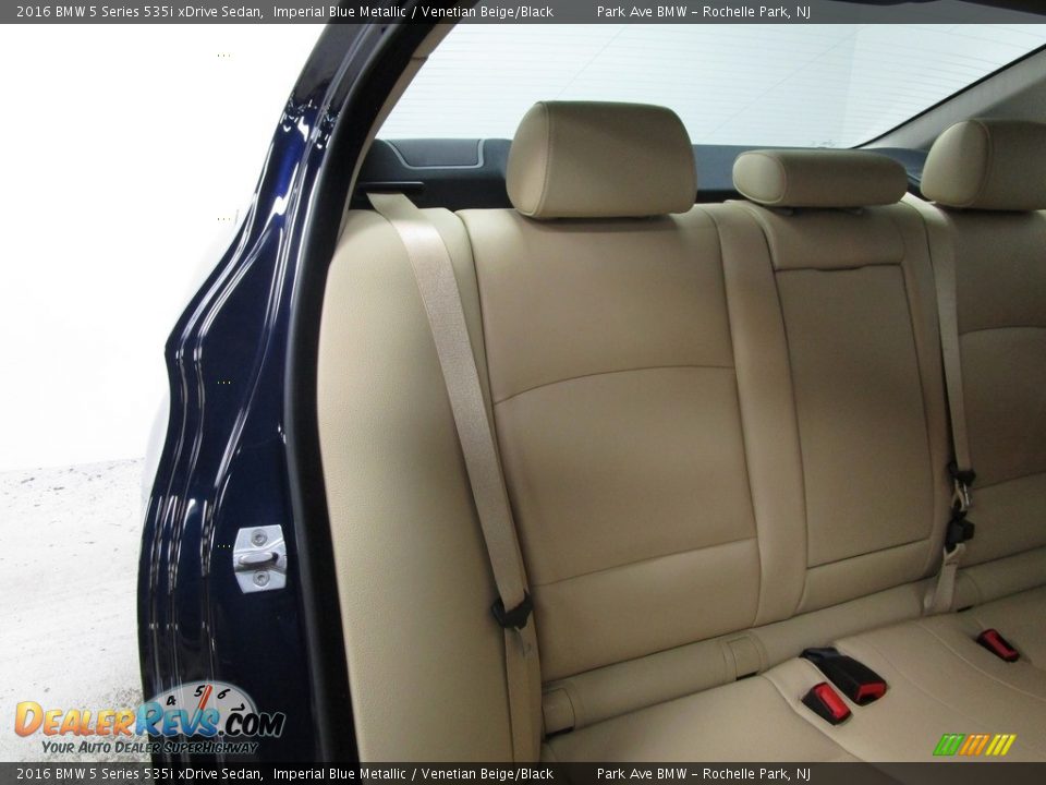 2016 BMW 5 Series 535i xDrive Sedan Imperial Blue Metallic / Venetian Beige/Black Photo #16