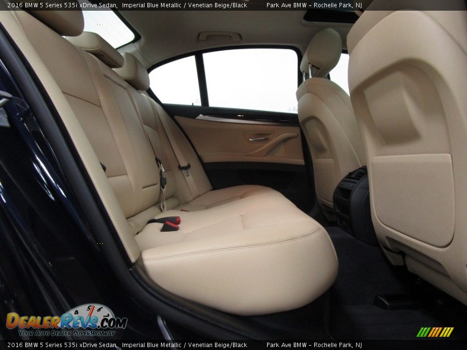 2016 BMW 5 Series 535i xDrive Sedan Imperial Blue Metallic / Venetian Beige/Black Photo #17