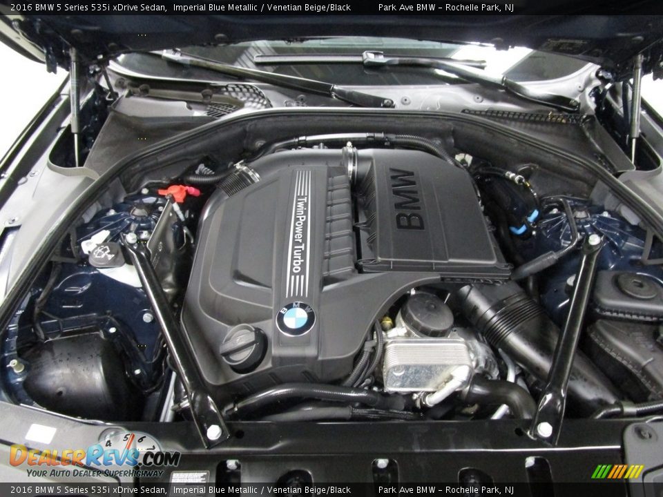 2016 BMW 5 Series 535i xDrive Sedan Imperial Blue Metallic / Venetian Beige/Black Photo #28