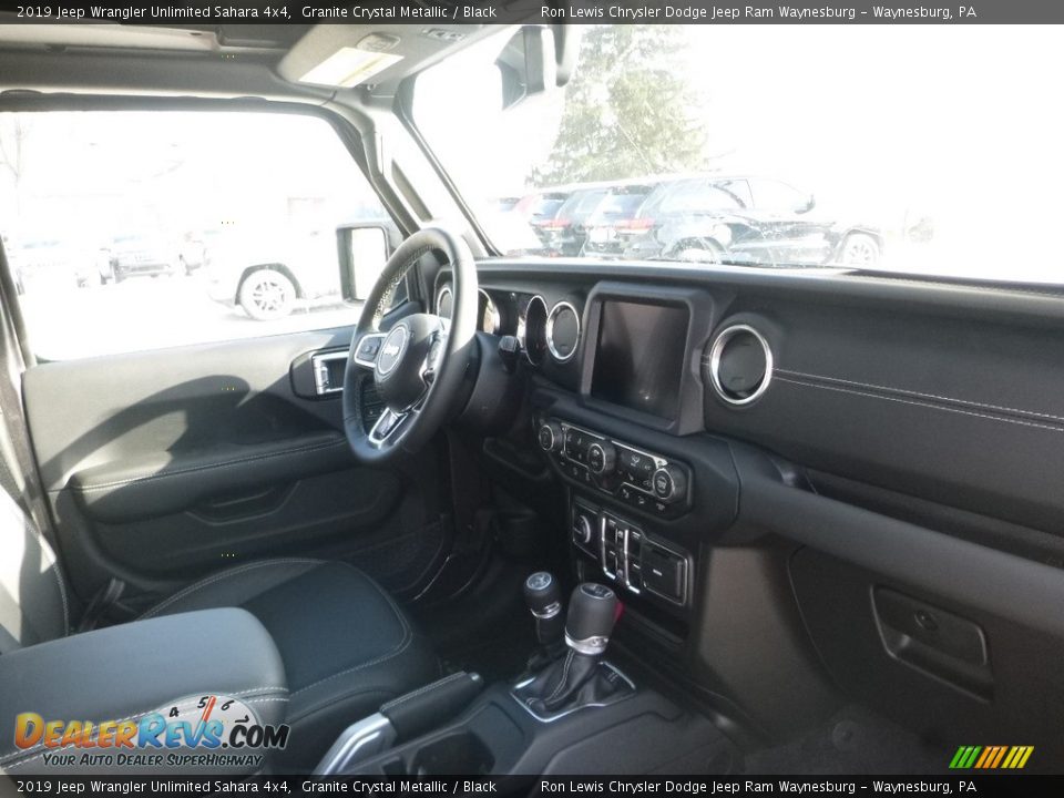 2019 Jeep Wrangler Unlimited Sahara 4x4 Granite Crystal Metallic / Black Photo #10