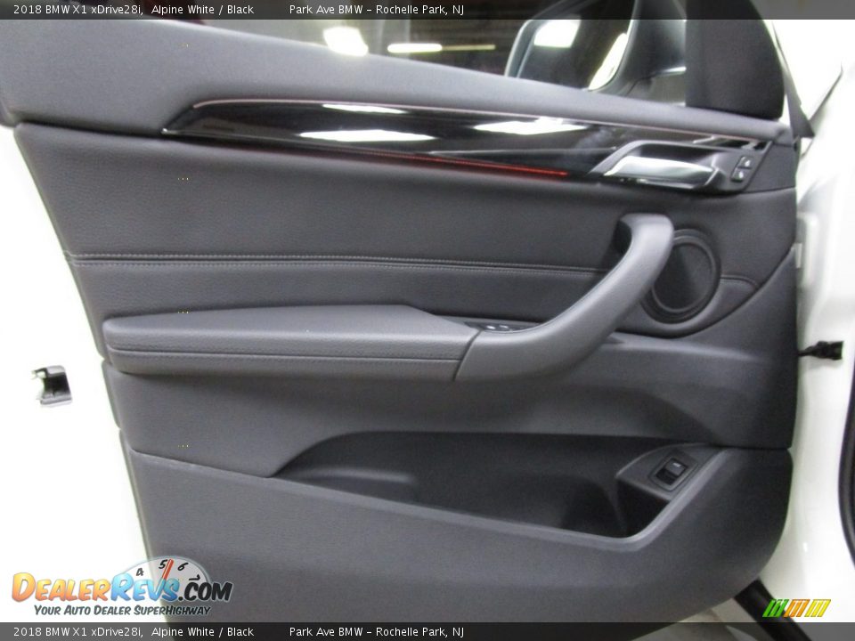 2018 BMW X1 xDrive28i Alpine White / Black Photo #7