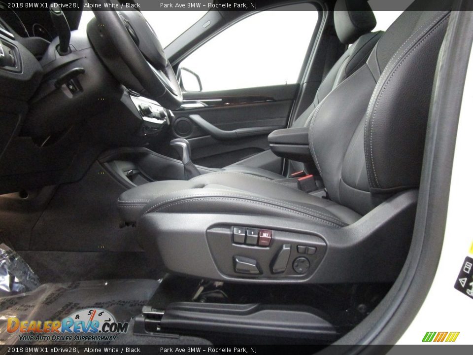 2018 BMW X1 xDrive28i Alpine White / Black Photo #9