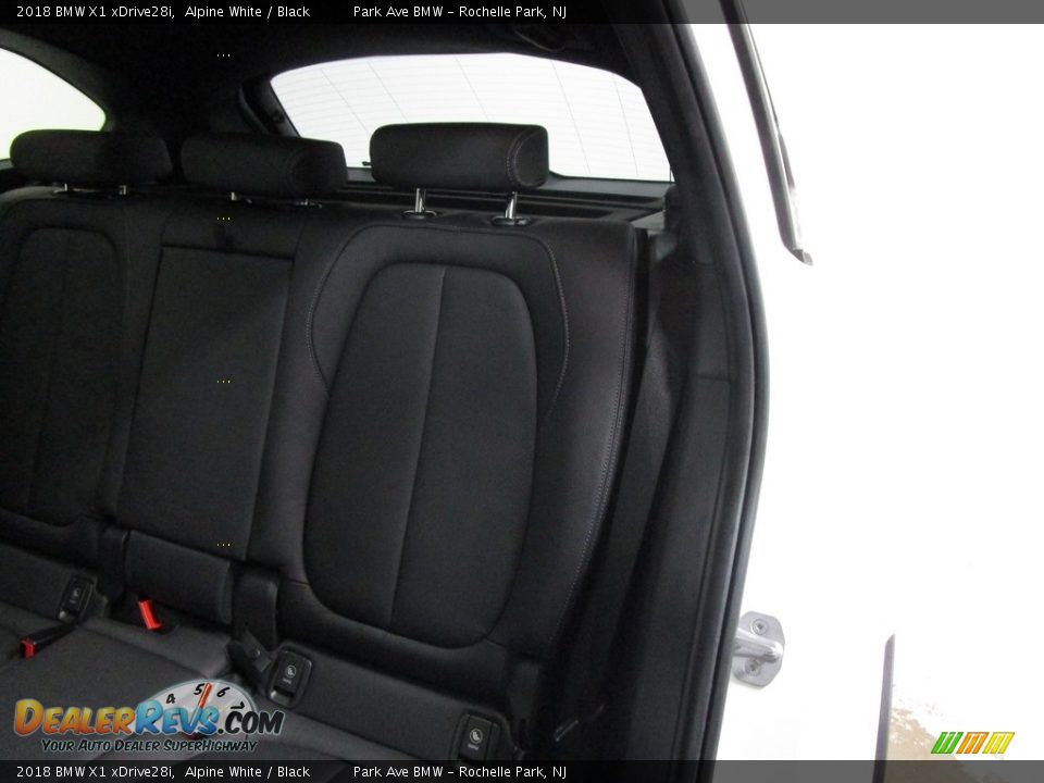 2018 BMW X1 xDrive28i Alpine White / Black Photo #11