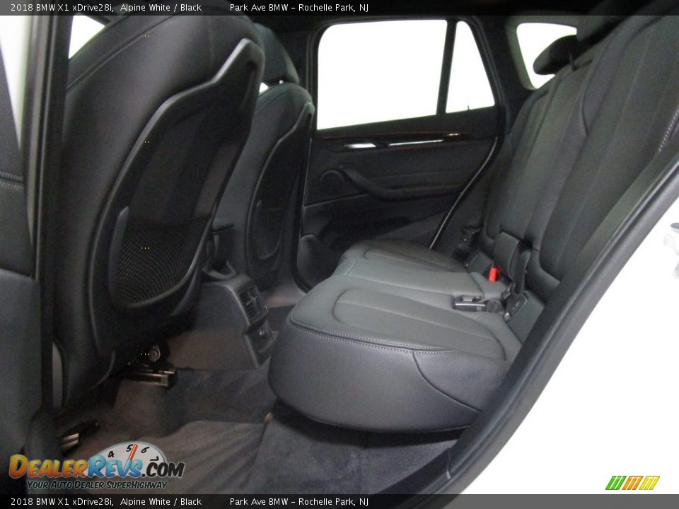 2018 BMW X1 xDrive28i Alpine White / Black Photo #12