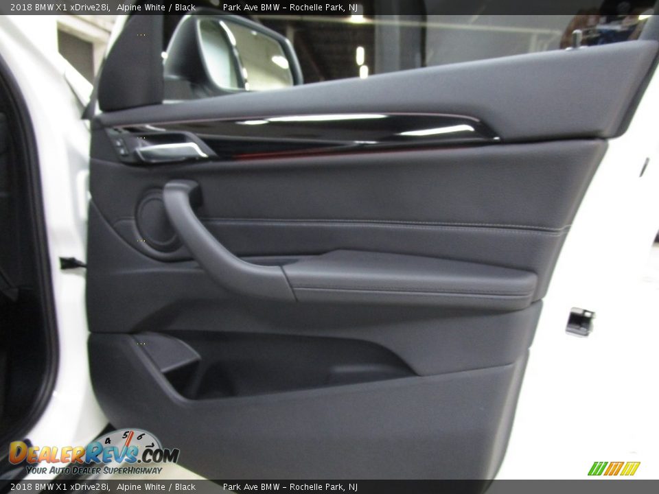 2018 BMW X1 xDrive28i Alpine White / Black Photo #13
